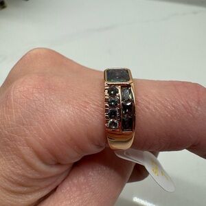 Elegant Rose Gold and Alexandrite Women's Ring